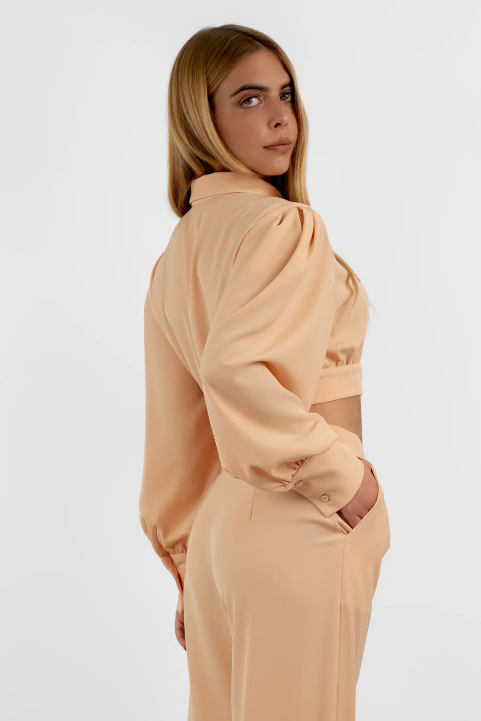 Camicia Crop Effetto Palloncino in Viscosa Crema