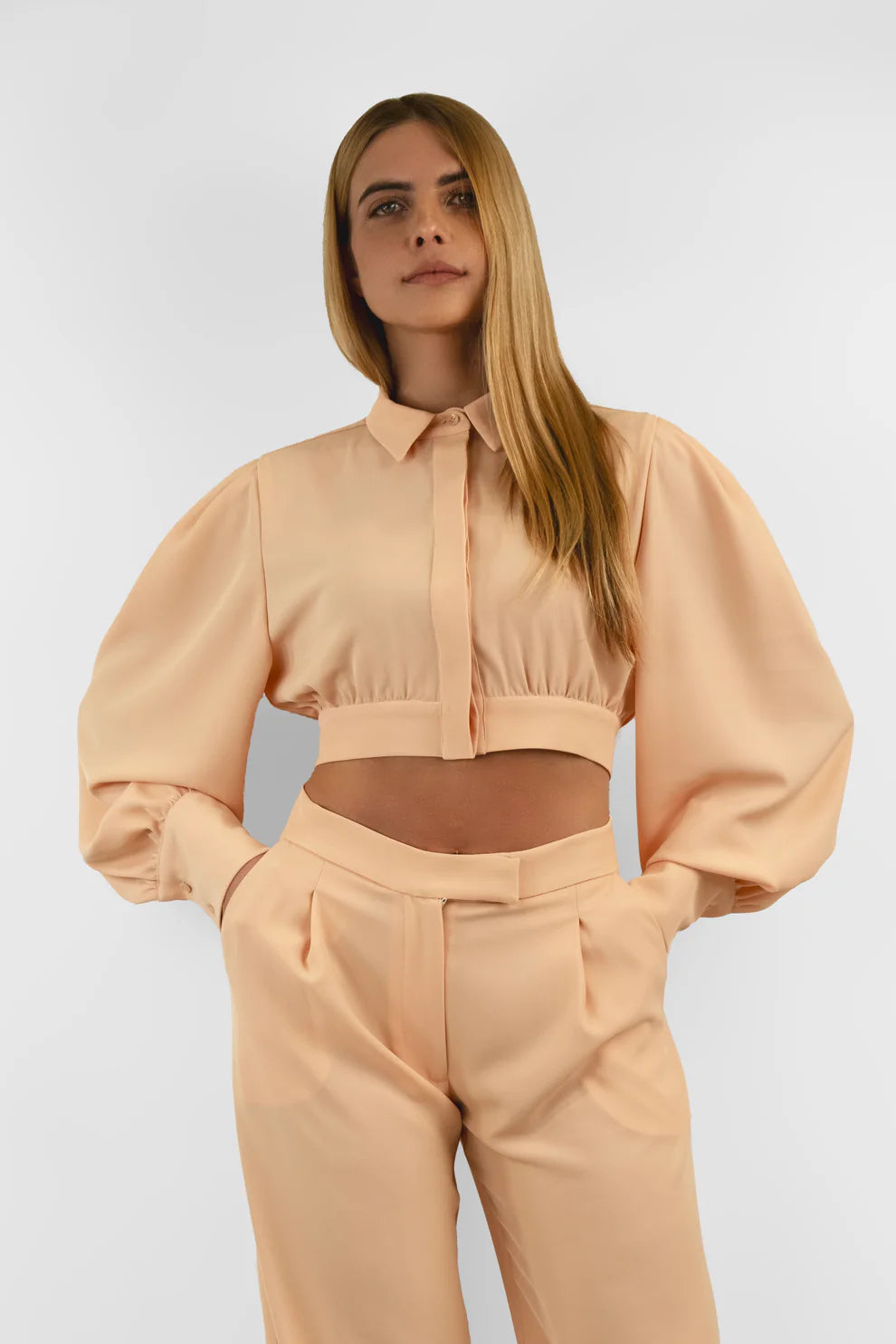 Camicia Crop Effetto Palloncino in Viscosa Crema