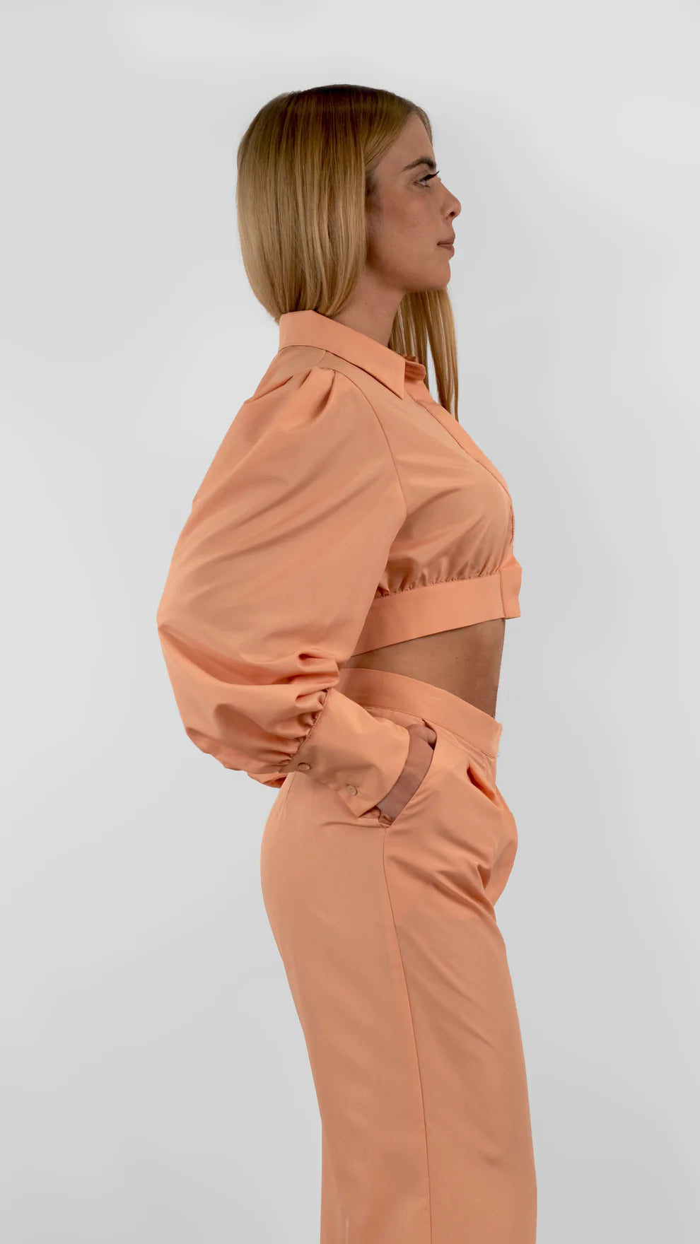 Camicia Crop Effetto Palloncino in Viscosa Pesca