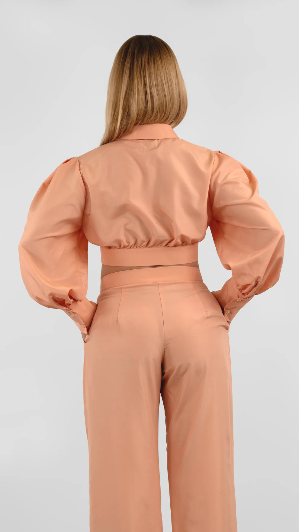 Camicia Crop Effetto Palloncino in Viscosa Pesca